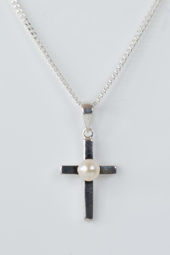 Sterling Silver Cross with Cultured Pearl Centre and Chain